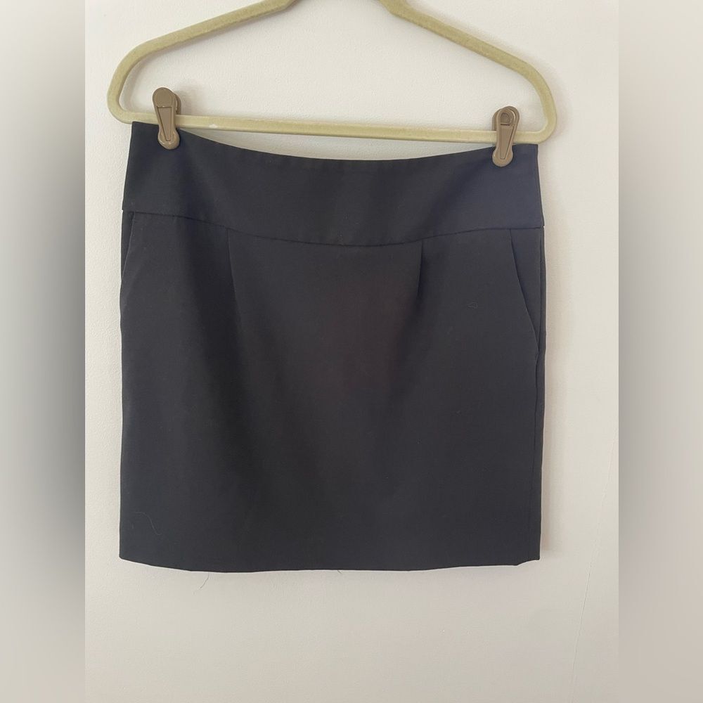 LOFT Ann Taylor Women's Black Skirt size 10